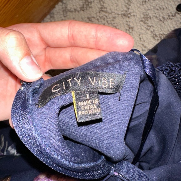 Flowered formal dress, Purple, size small - Picture 4 of 4